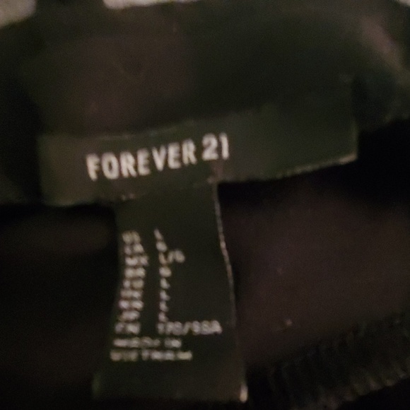 Ladies dress - Picture 3 of 3